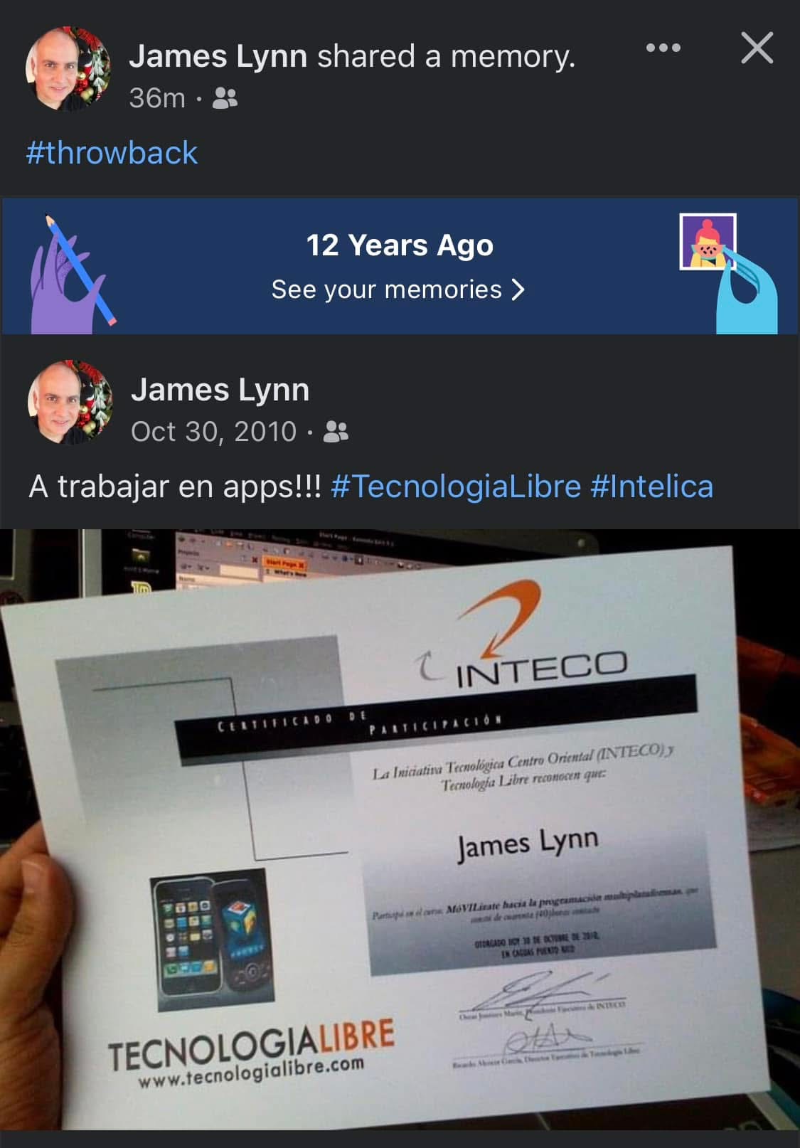 James Lynn mostrando su certificado de INTELICA en un throwback